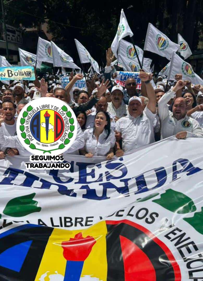 RITMOSALUDABLES's tweet image. Reunión de CES ampliado con Sec Gral y Org Mcpal donde se acordó dar apoyo a una #CandidaturaUnitaria para el cambio democrático,ir a los municipios para juramentar cordinadores de centro y asegurar la victoria este #28Jul.
#LasBasesDeciden 
@ADIsraelHerrera 
@juangutierrez20