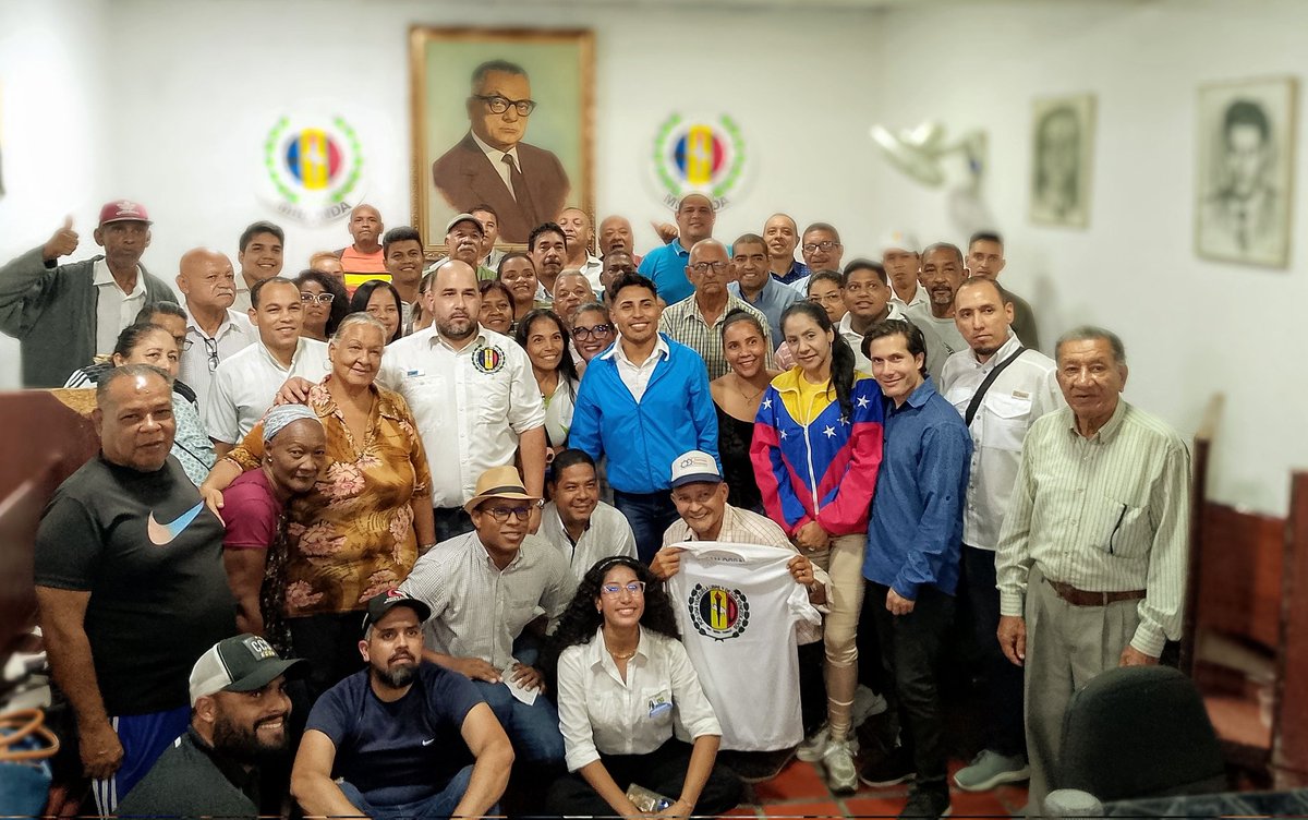 RITMOSALUDABLES's tweet image. Reunión de CES ampliado con Sec Gral y Org Mcpal donde se acordó dar apoyo a una #CandidaturaUnitaria para el cambio democrático,ir a los municipios para juramentar cordinadores de centro y asegurar la victoria este #28Jul.
#LasBasesDeciden 
@ADIsraelHerrera 
@juangutierrez20