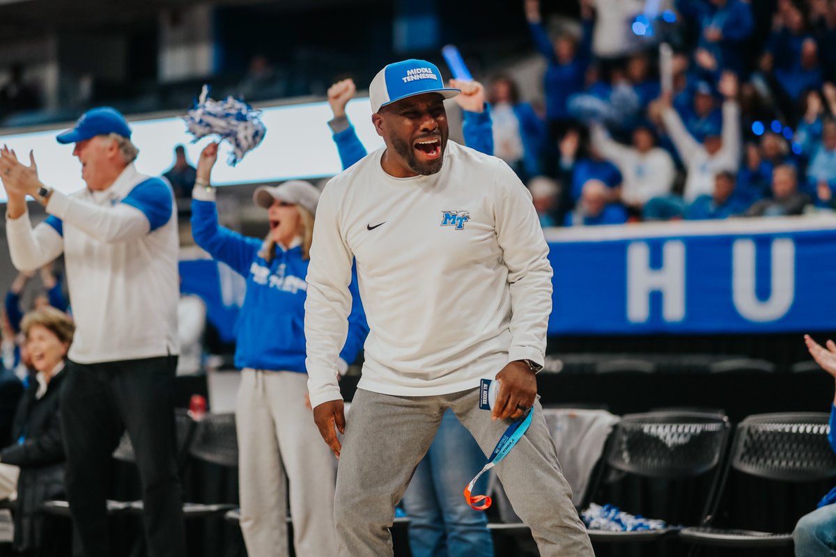 Raiders supporting Raiders. CHAMPIONSHIP MENTALITY. 😤

#BoroBuiltMiddleMade