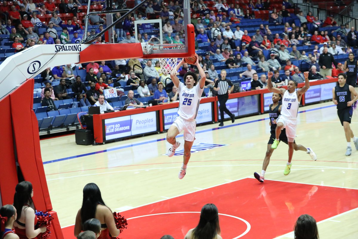 BartonSports's tweet photo. MBB | Views from the 1H of the Region VI Championship
#GoBarton #GoCougs https://t.co/0AWG7NPqYI