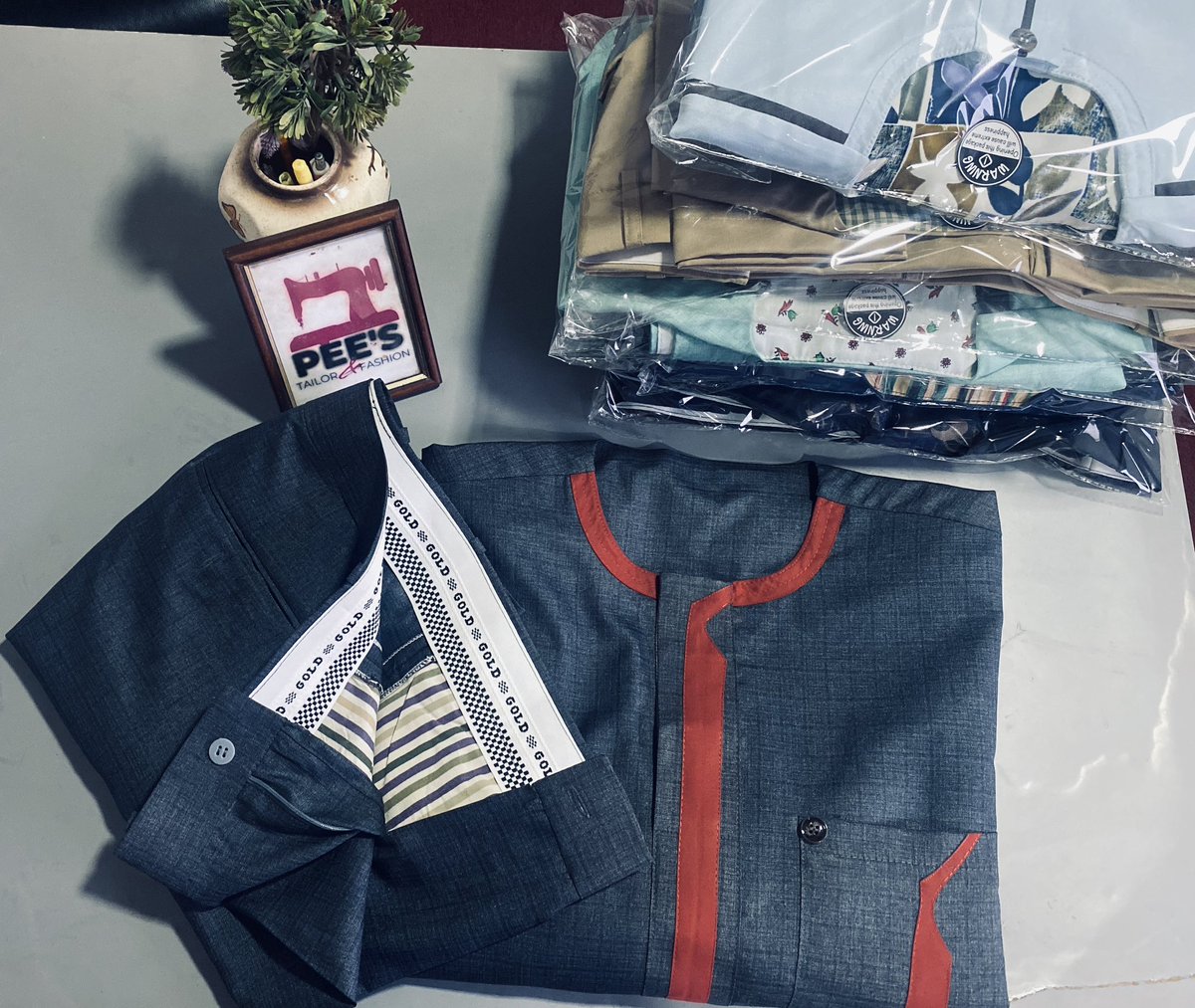 pee_ptf's tweet photo. Clothes at PTF are simply stitched. Wearing them give you a positive body image and a good feeling. https://t.co/5pqW2H1Skl. 
#DressWell #mensclothing #Mensfashion #MensWear #SaloneX #SaloneTwitter https://t.co/Tvl6DmJ5Qc