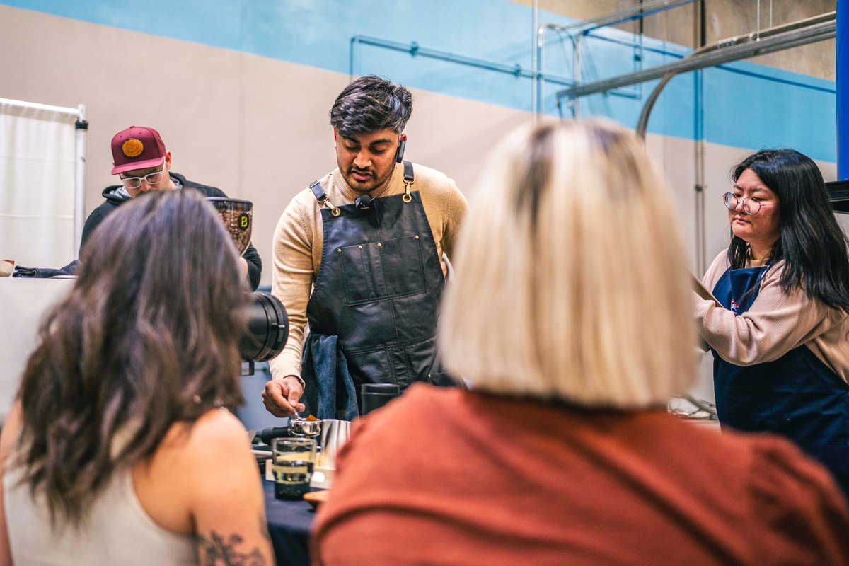 Sprudge (@sprudge) on Twitter photo Our live coverage continues at the USBC Semi-Finals <a href="/uscoffeechamps/">U.S. Coffee Championships</a>!
Seidy Selvanow <a href="/KafiexRoasters/">Kafiex Roasters - Coffee Lab</a>
Jason Yeo <a href="/StFrankCoffee/">Saint Frank Coffee</a>
Rafael Levy Diner <a href="/OnyxCoffeeLab/">Onyx Coffee Lab</a>
Jamie Patel <a href="/counter_culture/">Counter Culture Coffee</a>
Follow along👉sprudge.com/sprudges-live-…
Coverage in partnership with <a href="/thirdwavewater/">Third Wave Water</a> 💧 Our live coverage continues at the USBC Semi-Finals <a href="/uscoffeechamps/">U.S. Coffee Championships</a>!
Seidy Selvanow <a href="/KafiexRoasters/">Kafiex Roasters - Coffee Lab</a>
Jason Yeo <a href="/StFrankCoffee/">Saint Frank Coffee</a>
Rafael Levy Diner <a href="/OnyxCoffeeLab/">Onyx Coffee Lab</a>
Jamie Patel <a href="/counter_culture/">Counter Culture Coffee</a>
Follow along👉sprudge.com/sprudges-live-…
Coverage in partnership with <a href="/thirdwavewater/">Third Wave Water</a> 💧