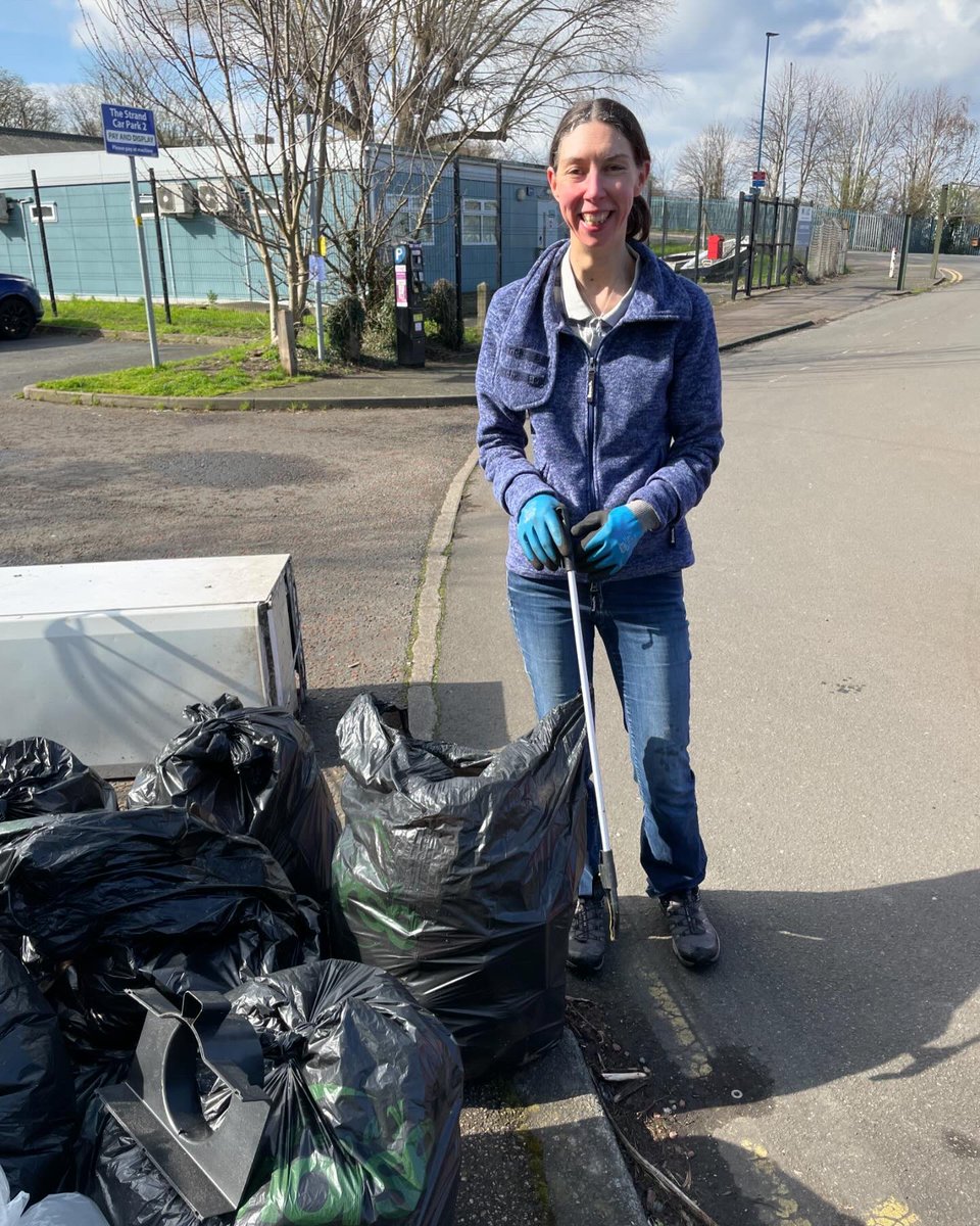 GillinghamLove's tweet photo. Thanks also to Councillors Marian Nestorov, Chrissy Stamp, Naushabah Khan and Lia Mandaracas for helping ๐๐ณโป๏ธ
#GreatBritishSpringClean2024 #LoveGillingham #lovewhereyoulive #makeadifference #community #local #spring #greenspace #parks #environment #activities #volunteering https://t.co/OlnEJllVCM