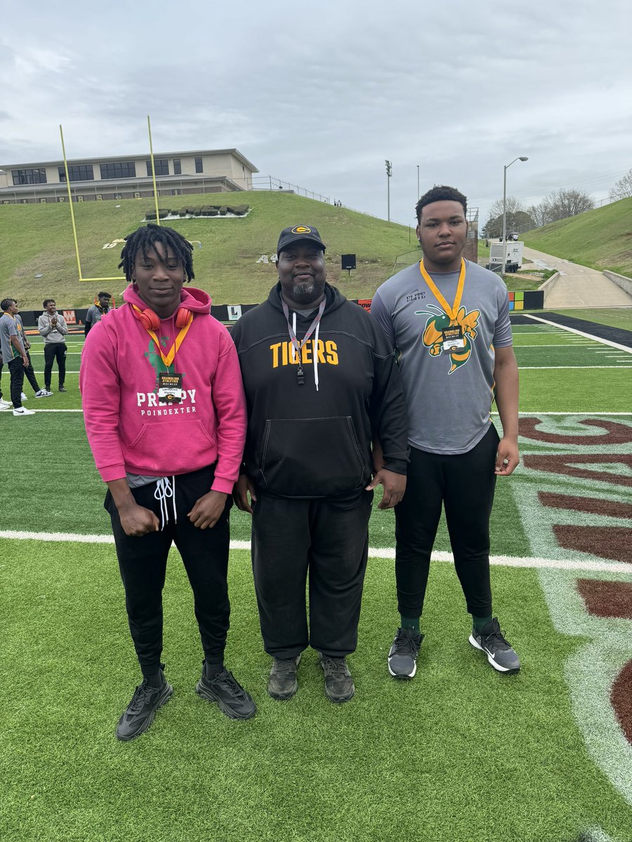 CoachKennybell (@thegreatbell7) on Twitter photo Had a great day with the Grambling Staff for their Junior Day. Thank you Coach nelson for the invitation and a great time. #GramFam 🔴⚫️🟡 #offered <a href="/RecruitLouisian/">Recruit Louisiana™️</a> Had a great day with the Grambling Staff for their Junior Day. Thank you Coach nelson for the invitation and a great time. #GramFam 🔴⚫️🟡 #offered <a href="/RecruitLouisian/">Recruit Louisiana™️</a>