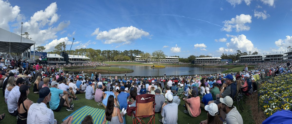 CSykes2011's tweet photo. #PlayersChampionship not a bad view https://t.co/RoLJQxBwCX