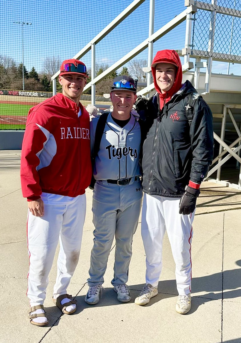 It was great to see all three of these men out on the field at the same time today! I #SBLalumni