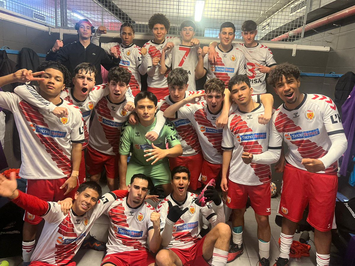[MARCADOR JUVENIL]

🏆 2a Divisió | G17 | J20
✅️ <a href="/martinenc/">FC Martinenc</a> 0-8 JD
⚽️⚽️ Canela
⚽️⚽️ Achraf
⚽️ Kevin
⚽️ Manel
⚽️ Jose
⚽️ Kenfry

✨️Divuitè triomf del conjunt de <a href="/Ramirez_Raul4/">Raul</a> que segueix líder consolidat.

#SomhiHospi #SomFutur⚪️❤️