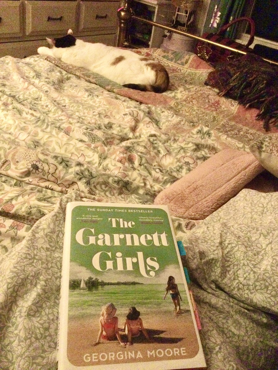 I’m reading #TheGarnettGirls but last night I switch to it on kindle so not to wake the other half. I started at a time slip moment, but it never seemed to link back to the Garnetts. 1 confused hour later I realised I was reading a totally different book!🤦🤦🤦