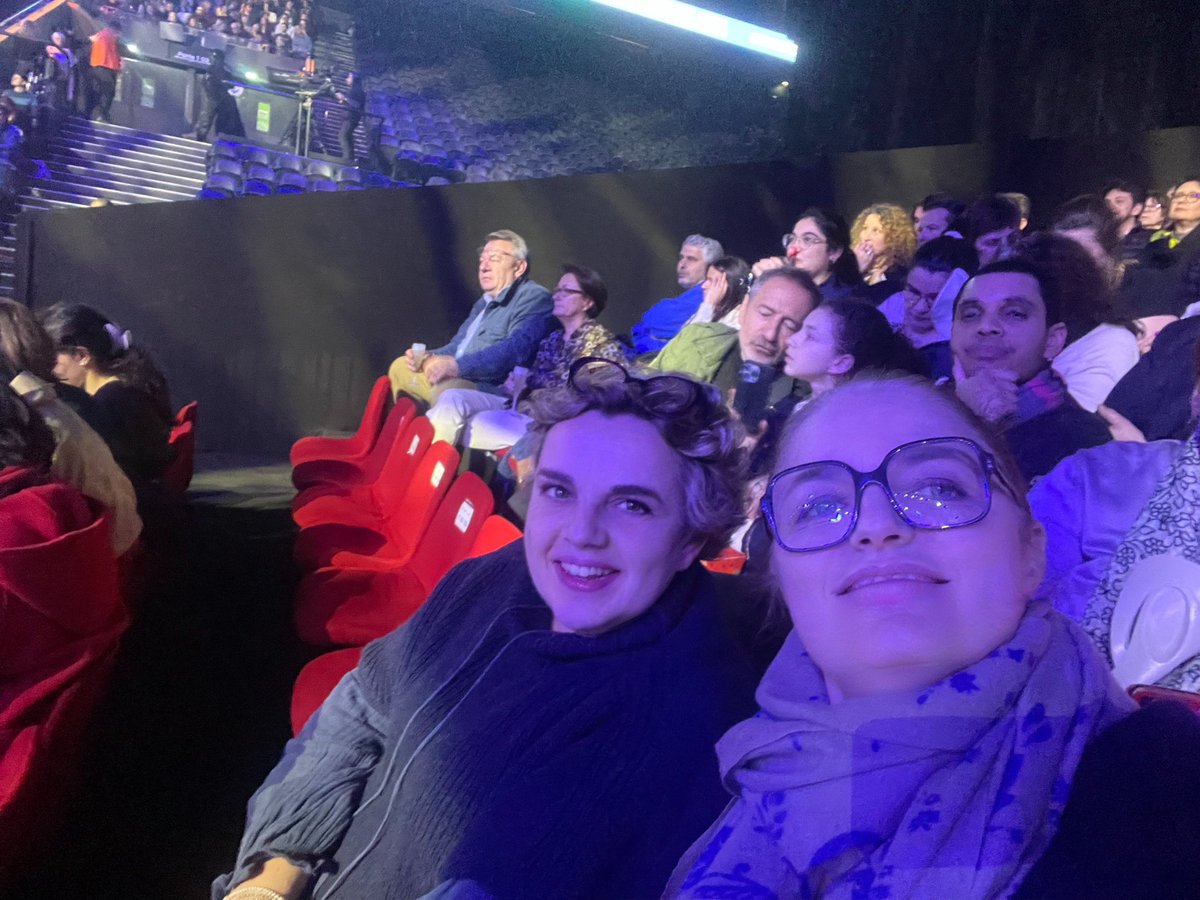 Superbe Concert! Du “France” à la “femme des années 80” 
Merci pour l’autographe <a href="/PascalPraud/">Pascal Praud</a> 

<a href="/OfficielSardou/">Michel Sardou Officiel</a> 
<a href="/renaudofficiel/">renaud</a> 
<a href="/LaurenceFerrari/">Laurence Ferrari</a> <a href="/EugenieBastie/">Eugénie Bastié</a> <a href="/Ben_Duhamel/">Benjamin Duhamel</a> 
<a href="/CalaoPartenair2/">Calao Partenaires</a>