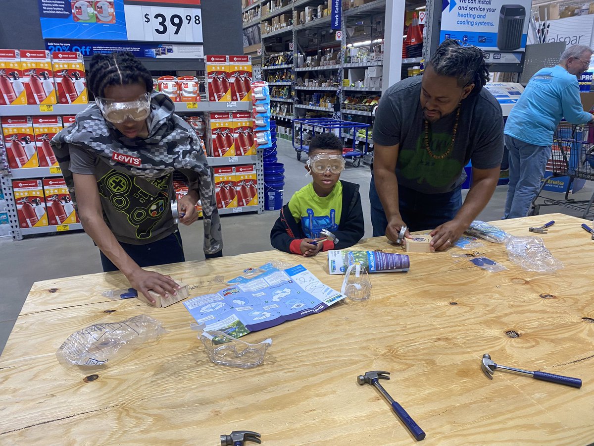 Lowe’s 1713 had a great turn out for the Kids workshop! <a href="/anthonybutts3/">anthony butts</a> <a href="/aceboogieak/">aceboogieak</a>