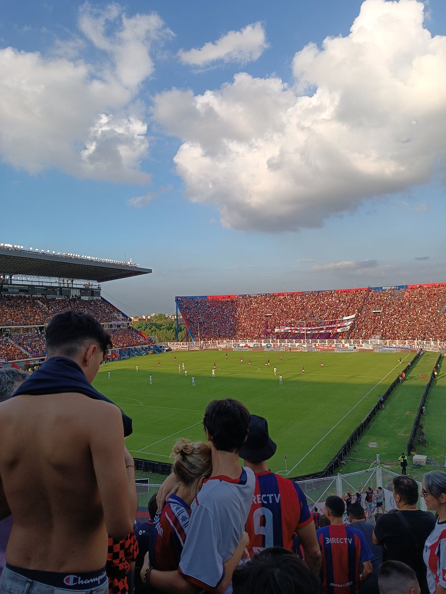 -Ayer soñé con vos
-Que soñaste?
-Ni idea no me acuerdo...