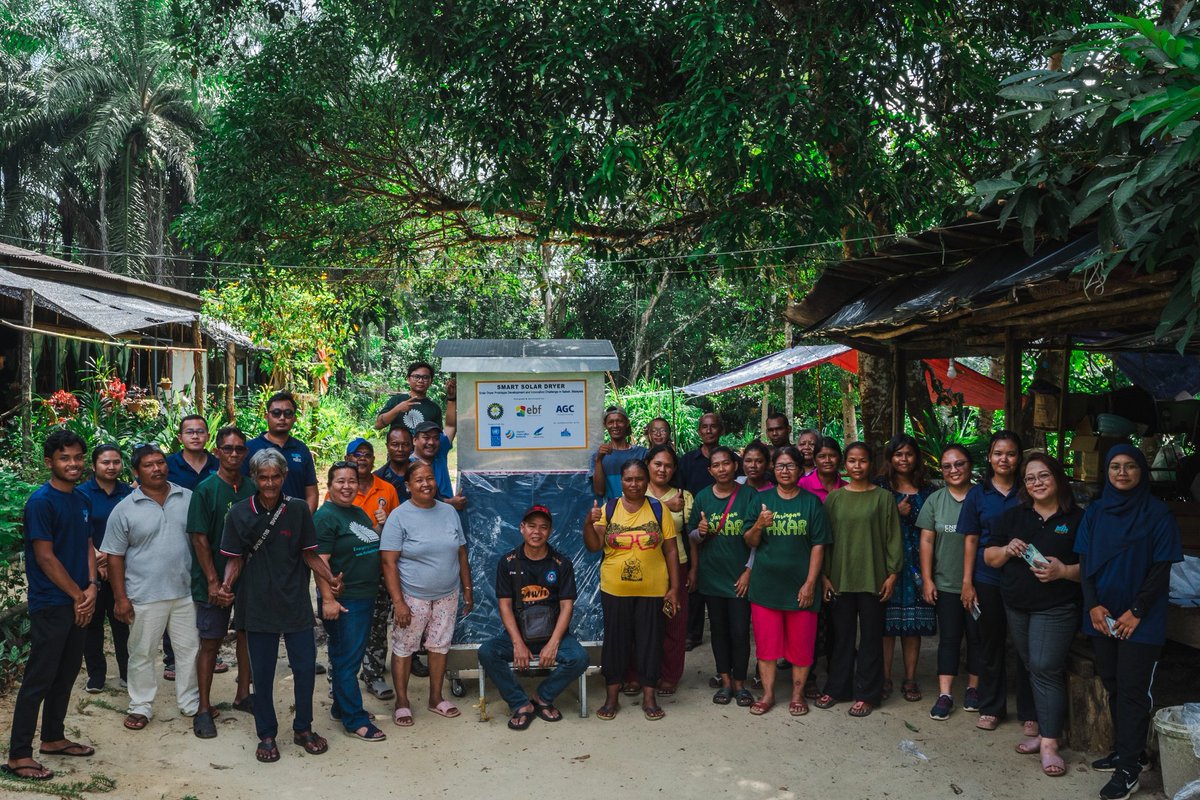 We deployed another SMART solar drier and conducted food processing training using this machine at Orang Asli village in Rompin Pahang