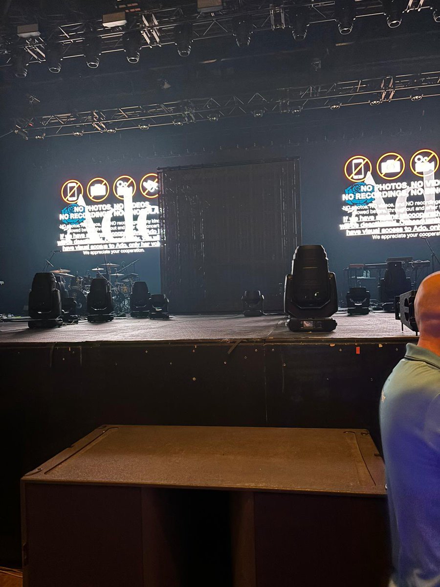 ados_bluerose's tweet photo. it was such a nice concert 🥺🫶🏻 i already miss her💙

#adodüsseldorf https://t.co/G8fecGK5Jg