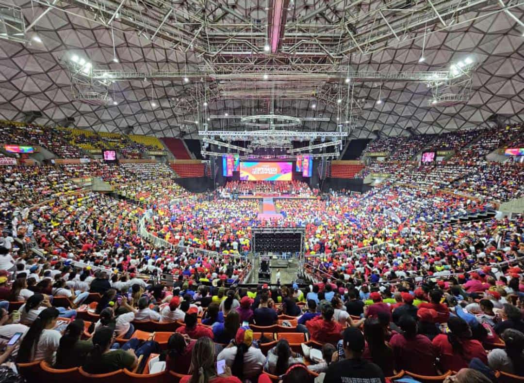 <a href="/NicolasMaduro/">Nicolás Maduro</a> <a href="/PartidoPSUV/">PSUV</a> Juntos Venceremos!!!!!
#ElQueVaEsNicolas 
<a href="/luismarcanos/">Luis Marcano</a> 
<a href="/sugeyherreram/">Sugey Herrera</a> 
<a href="/psuvanz_ve/">🔴 PSUV ANZOÁTEGUI 🔴</a> 
Somos las generaciones de Chávez!!!!!