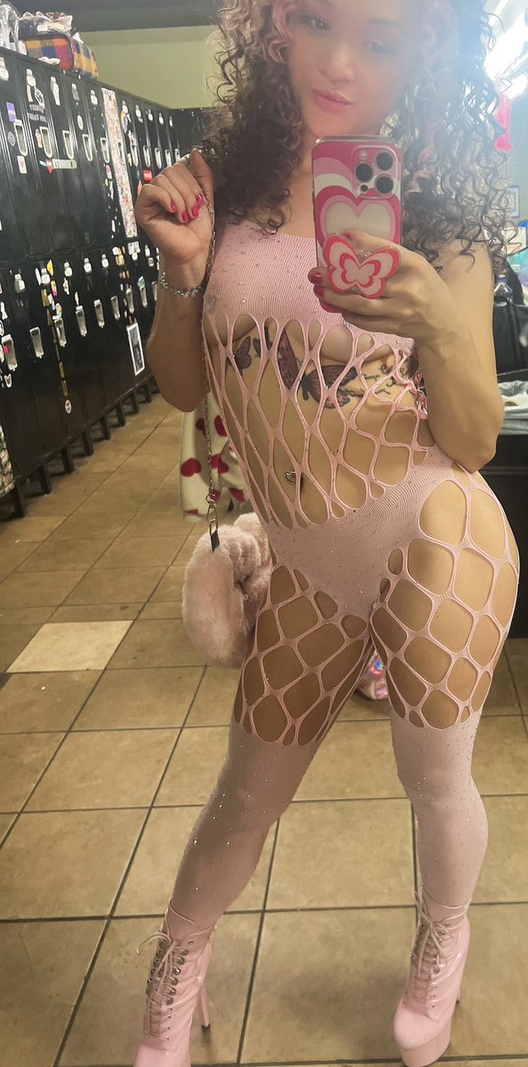 Cum catch me for a lap dance just for youu at PTs Centerfold in Denver till 8pm tonight 💕💕