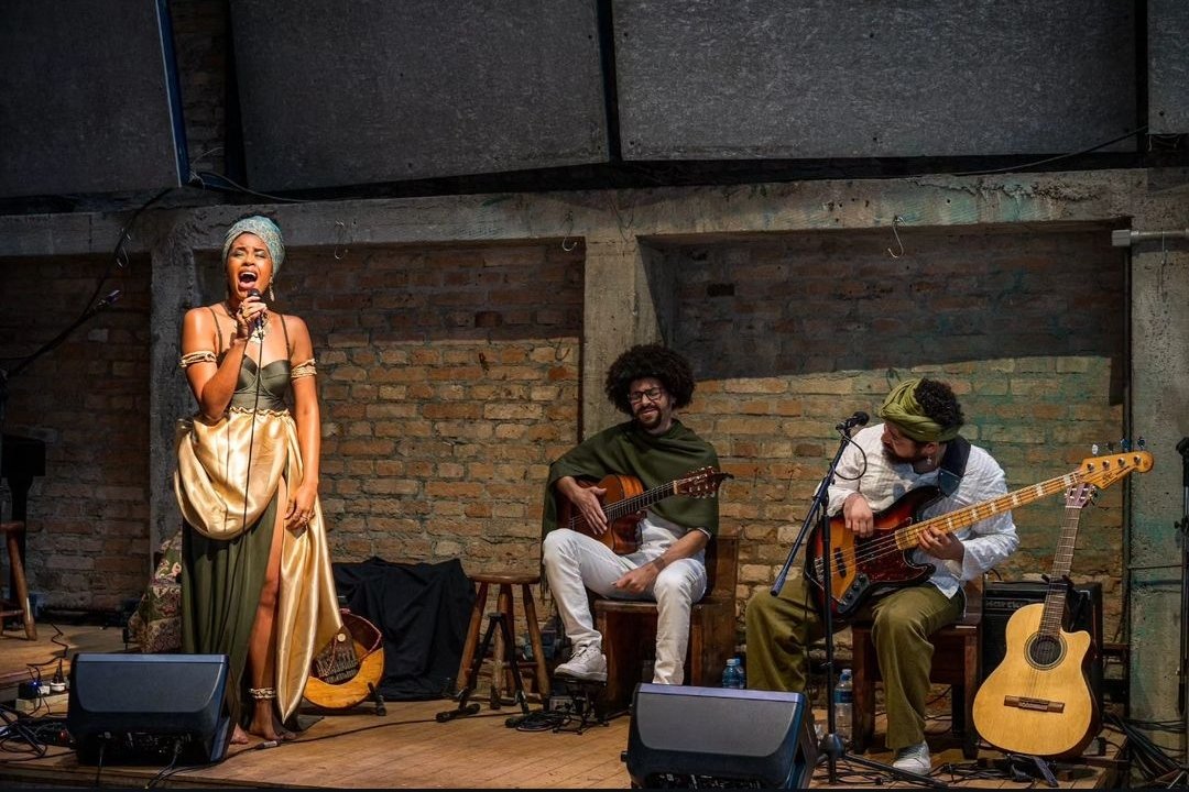 MITsaopaulo's tweet photo. Imagens lindas do que foi a tarde vibrante com a performance "Sem nome - Pocket Show", no Teat(r)o Oficina Uzyna Uzona. 

Fotos: Nereu Jr | MITsp 2024 https://t.co/L3aHBsluzh