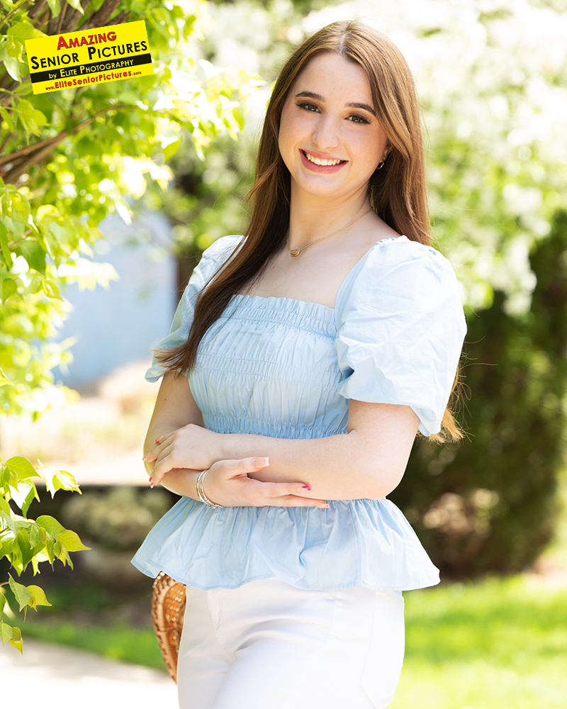 Taylore came in this gorgeous blue top! She made the top look good! This is one of many awesome picture we got in this blue top! We hope you have an amazing year! #Blue #Senior #CincinnatiPhotographer