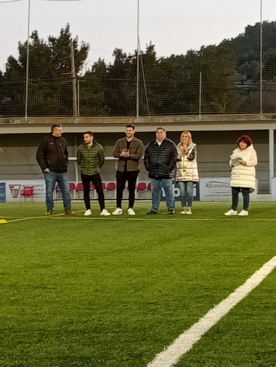 SolerCatalina's tweet image. Enhorabona al @cefelanitx per la presentació d’avui horabaixa dels seus equips i el resultat de l’equip de tercera! #orgullfelanitxer. Gràcies al president de la #FederacióBaleardefutbol per acompanyar-nos