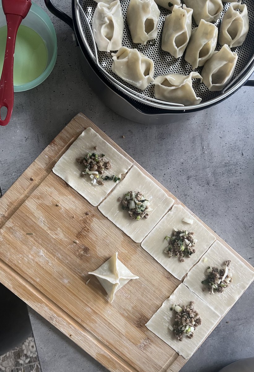 Itsdivinefemme's tweet photo. Dumplings for dinners. ♥️ #Mantu https://t.co/N2ts4CkMp8