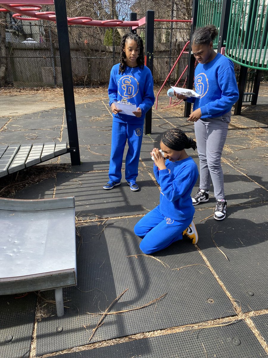 Learning how to capture precious moments by camera 🎥 the old-fashioned way #ms35rocs #thedarkroom <a href="/D16LEADS/">Brooklyn Community District 16</a> #cameras