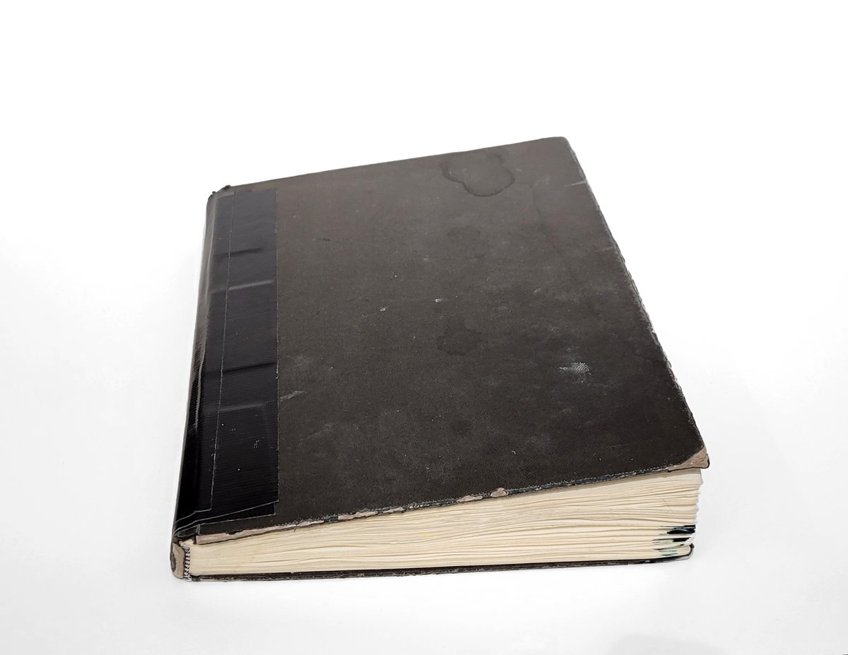 ErinRehil's tweet photo. Grimoire, 2024
Medium: Sketchbook with mixed media
Dimensions: 12 x 8.5 x 1 in (30.5 x 21.6 x 2.5 cm) closed https://t.co/1c1VmecTJo