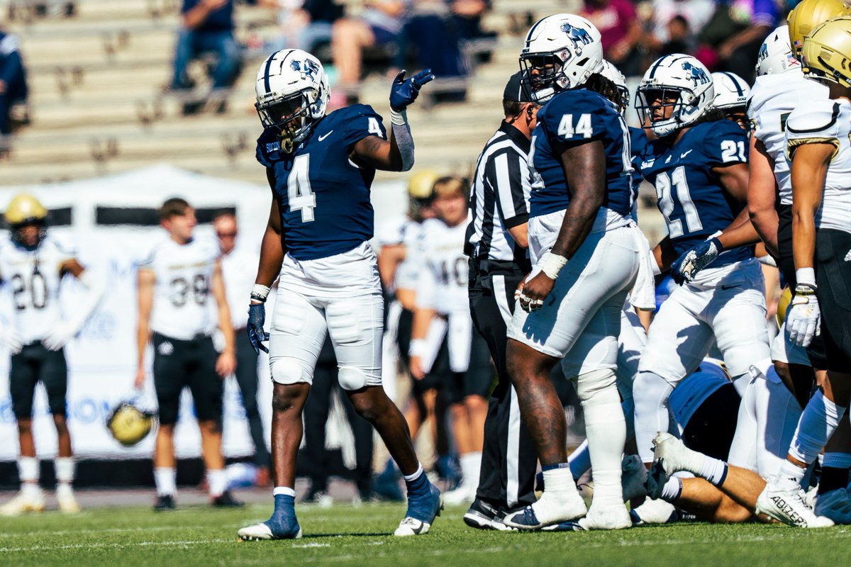 Blessed to receive my first offer from Samford university! @RecruitGeorgia @On3Recruits @CoachTToomer @CoachHoon @SamfordFootball @CoachMoody56