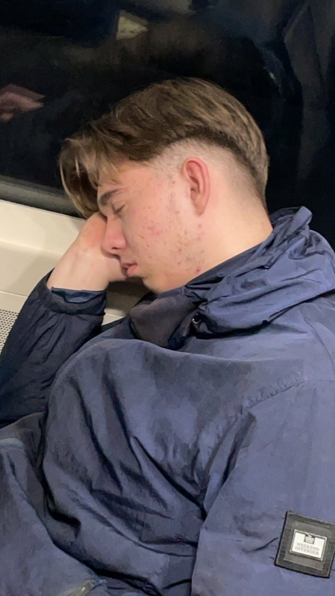 EllisRowden's tweet photo. Maidstone fan sleeping on way home from dartford @AwayDaySleepers https://t.co/KAYiPShJ2C