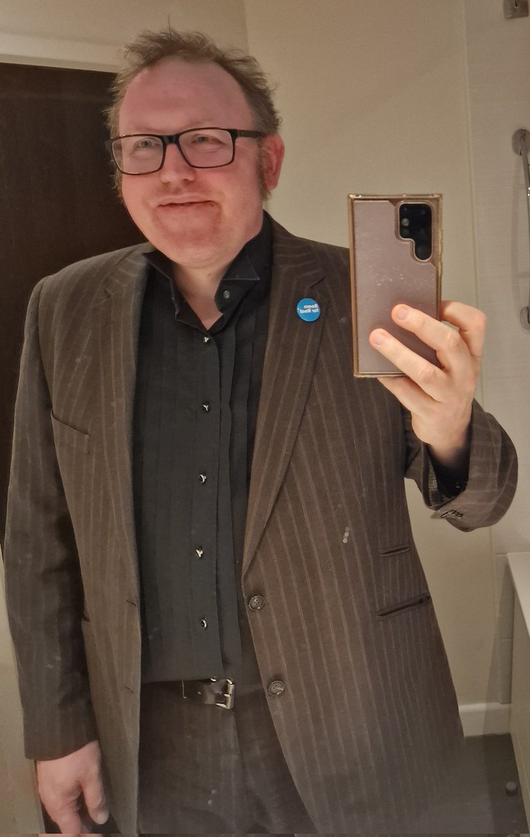 chunky666's tweet photo. Going to a wedding party, felt cute, might delete later
#lookingfancy https://t.co/JaOHmJF1KC