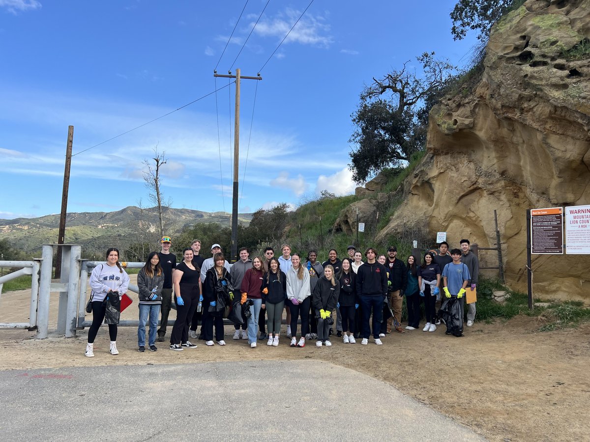 Great event today, having #TeamYoung in Black Star Canyon soaking up some of the beautiful scenery #CA40 has to offer while also cleaning up some trash. Thank you to our interns & volunteers that helped! ⛰️☀️♻️