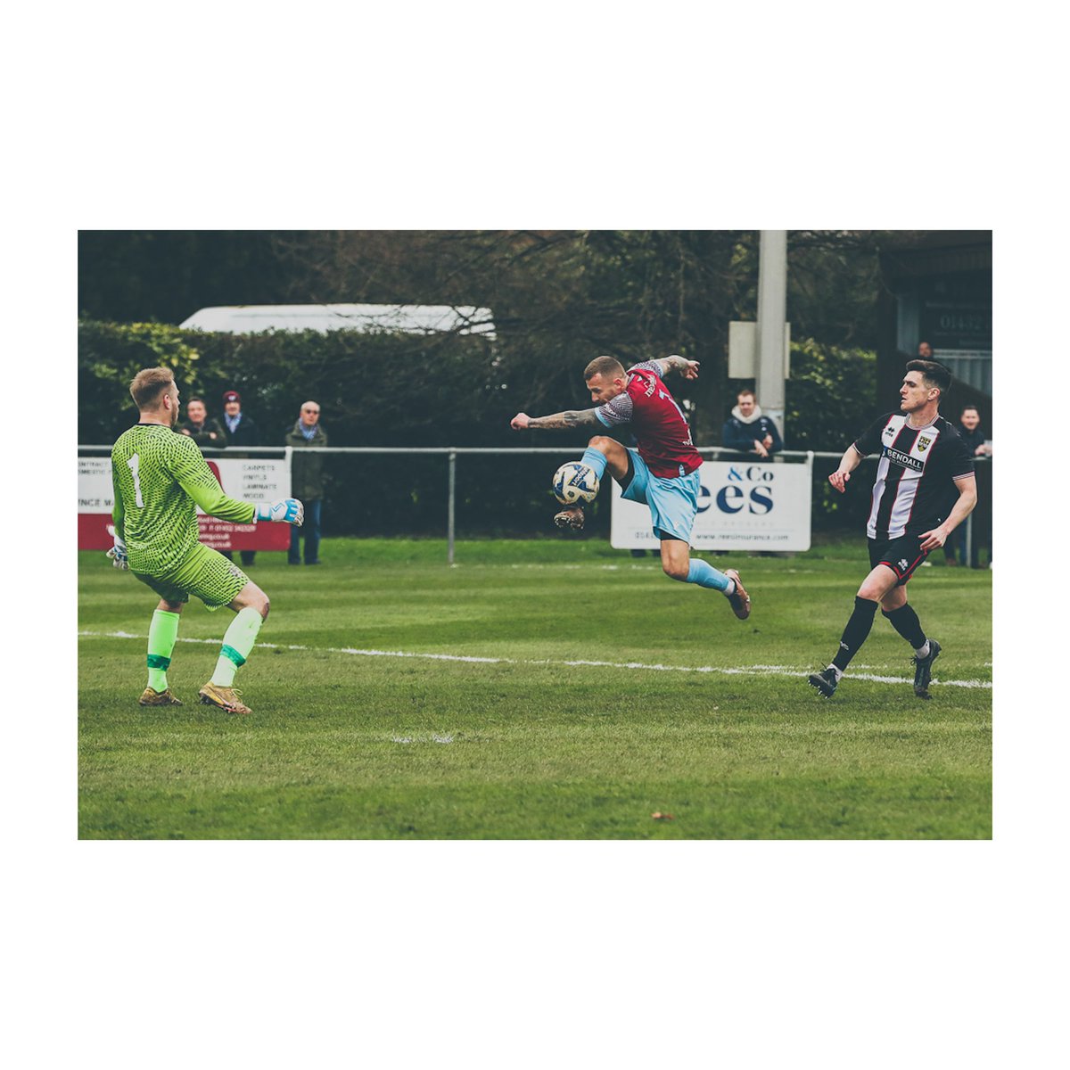 cas_pho7os's tweet photo. A very dominant @Westfieldsfc1 display with a 3-0 victory over Lydney Town this afternoon at Allpay Park.
📸👍🏼
#canonphotography #photographer #footballphotography #westfields #westfieldsfootballclub https://t.co/vpLWT45bfR