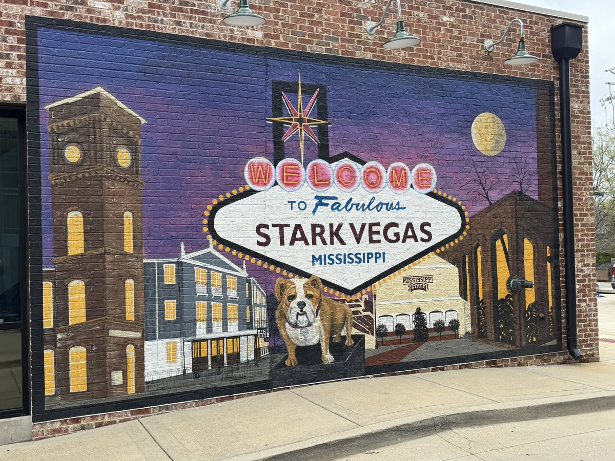 Starkville_PD's tweet photo. Nothing like Spring time in beautiful Starkvegas!
#Hailstate
#seeyouatthedude #hailstatehoops #MsStateSoftball https://t.co/wx3tTWdUmr
