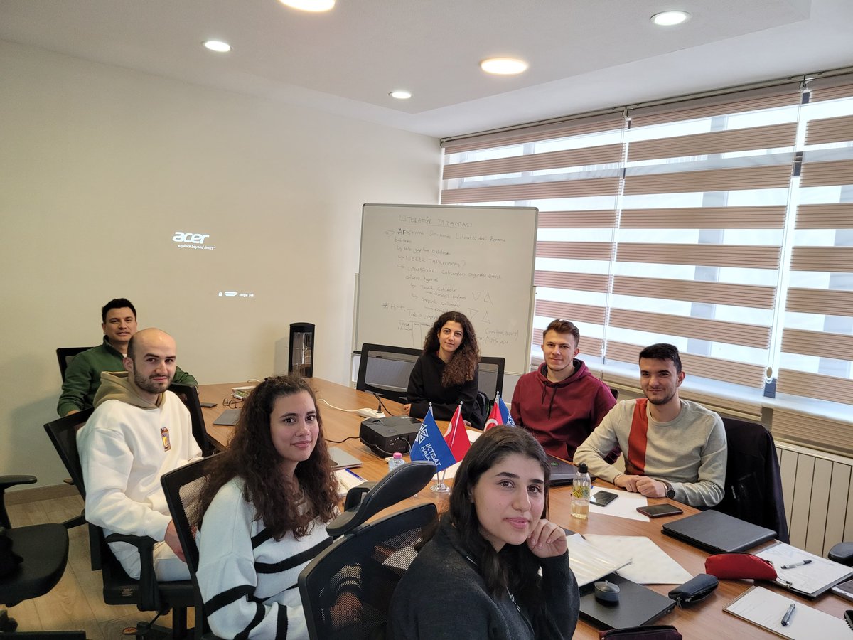 iktisathalkasi's tweet image. 🌿Bahar Dönemi Staj Programımız, yeni konularla tüm hızıyla devam ediyor📷 #İktisatHalkası #BaharDönemi #StajProgramı #Ekonomi #Finans #Eğitim #AkademikGelişim