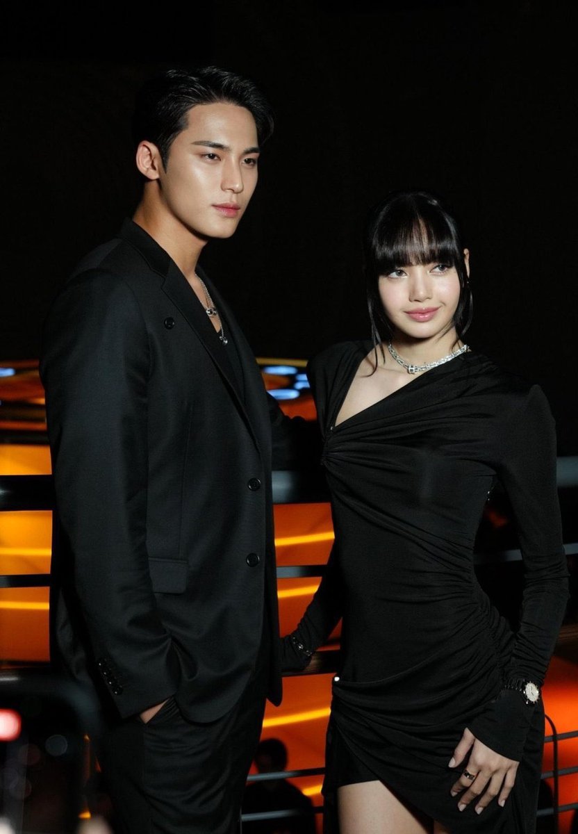 viraltakes's tweet photo. Mingyu and Lisa at the Bulgari event in Seoul. https://t.co/uEyfjL6c9e