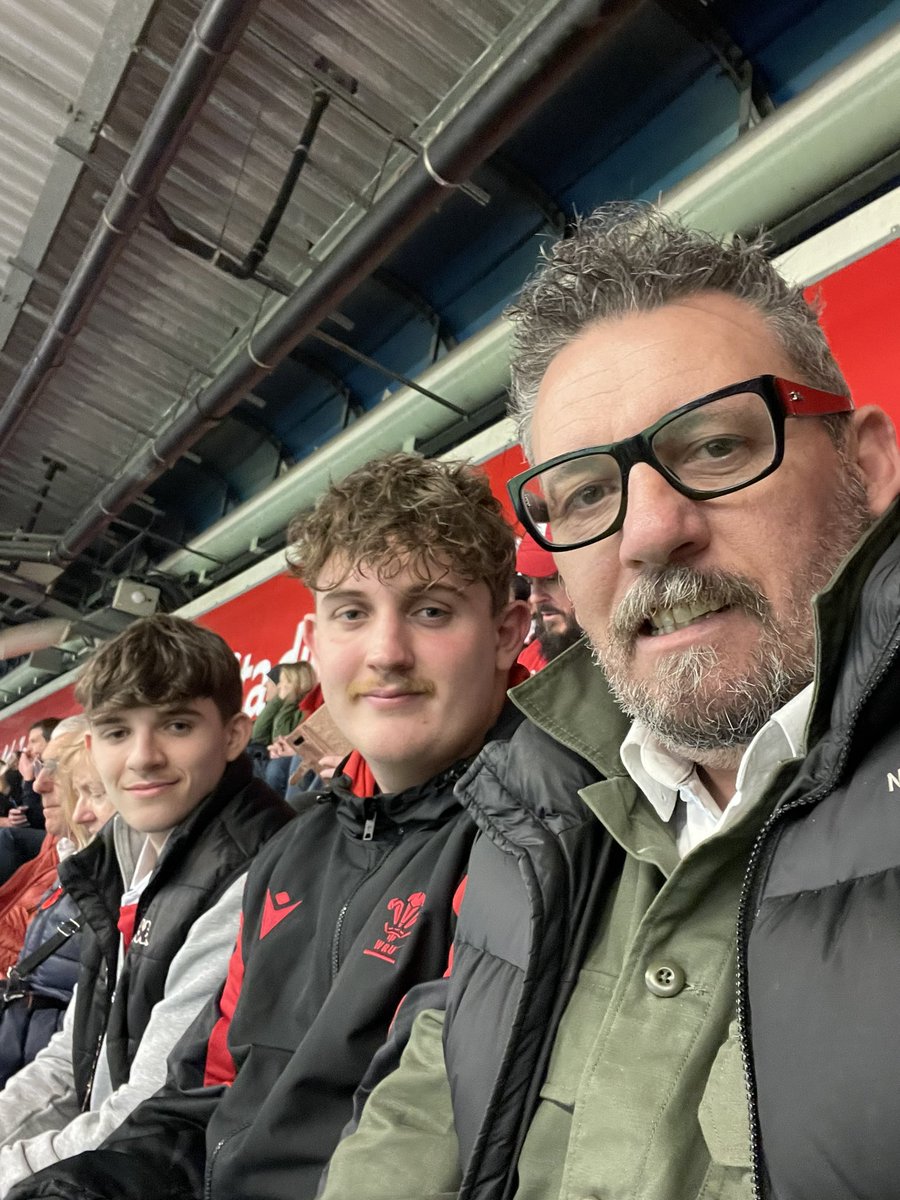 Great day so far with my boys. Come on Wales. 💪🏻🏉🏴󠁧󠁢󠁷󠁬󠁳󠁿