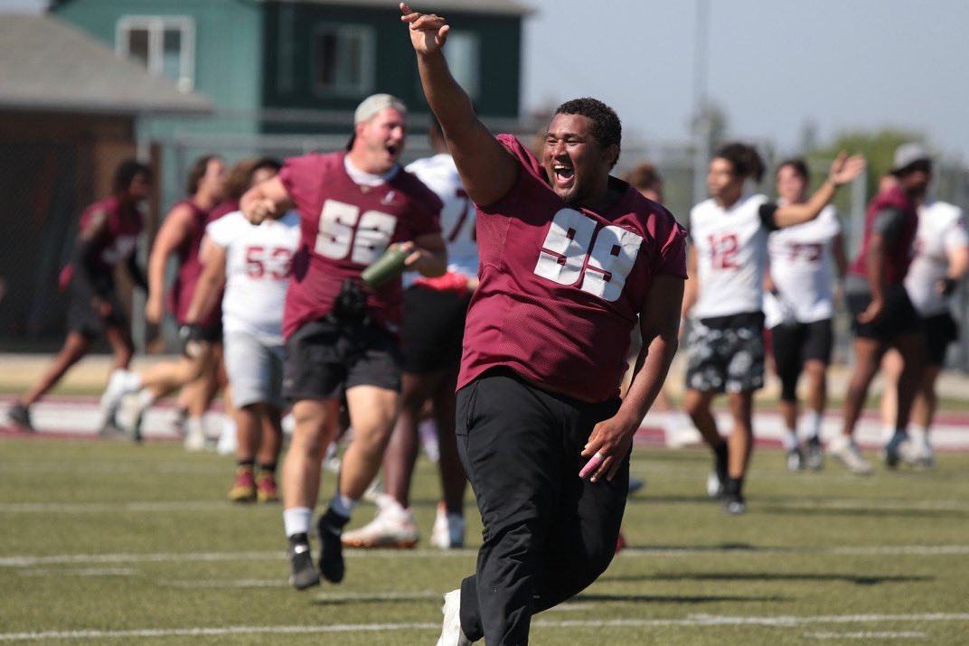 Ginneral Bright tweet media