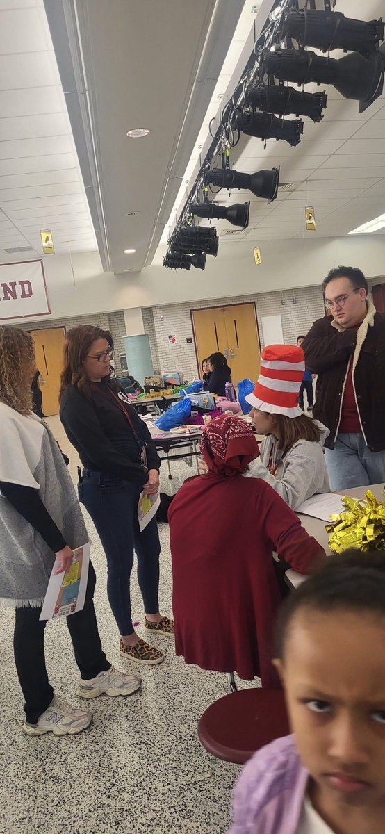 Olaculture's tweet photo. Another Successful @OssiningSchools #SaturdayExplore&Learn @Olaculture @mariaAmeyer03 @JessicaTurnerNY @KimberlyMauri10 Thanks go the #Oprime team for all their work & special thanks to the SWs and leaders for their ongoing support to children& families! @Mary_FoxAlter https://t.co/0I84FqzDHf