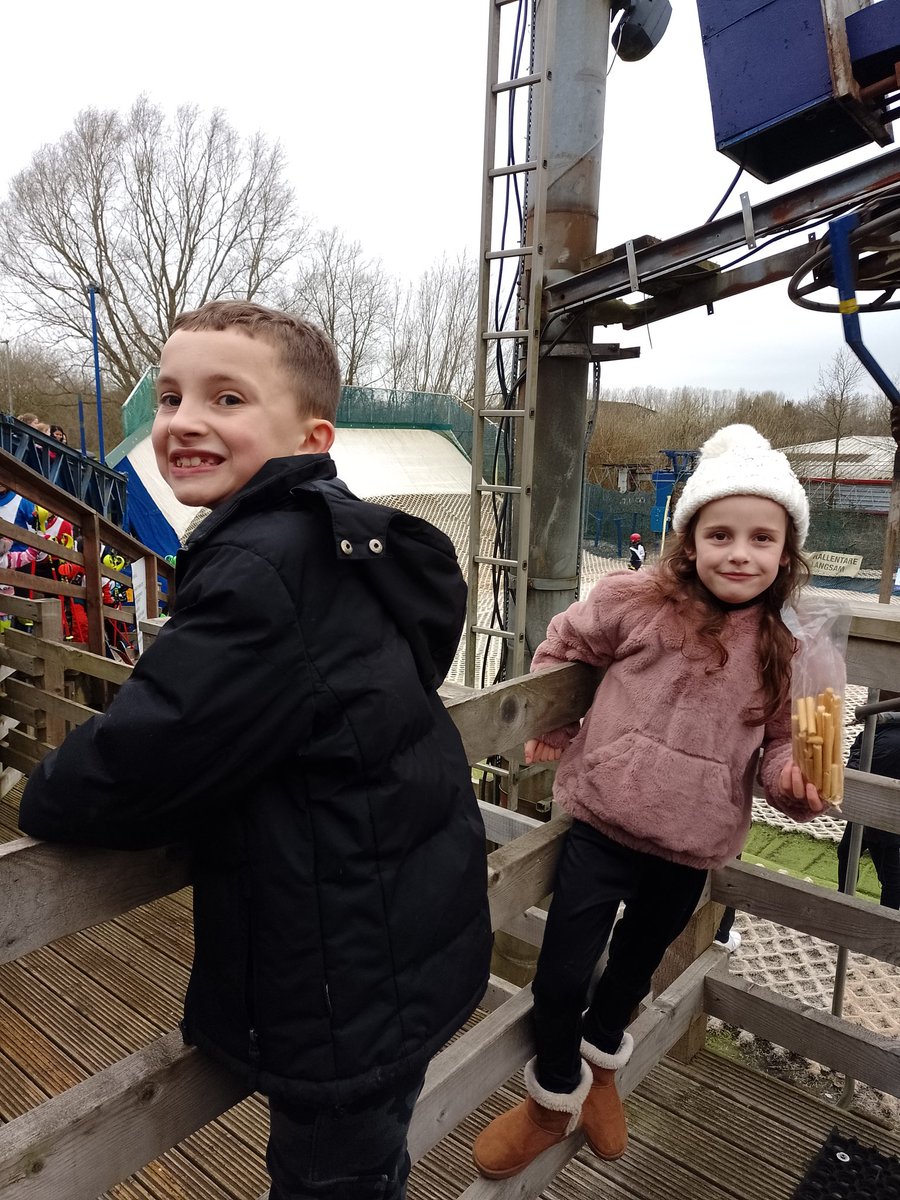 Amandalees8's tweet photo. Harry and Ruby were cheering on their school friends at the ski competition today @EdenhurstSchool @StokeSkiCentre 💜 https://t.co/dSBsDmdbbK