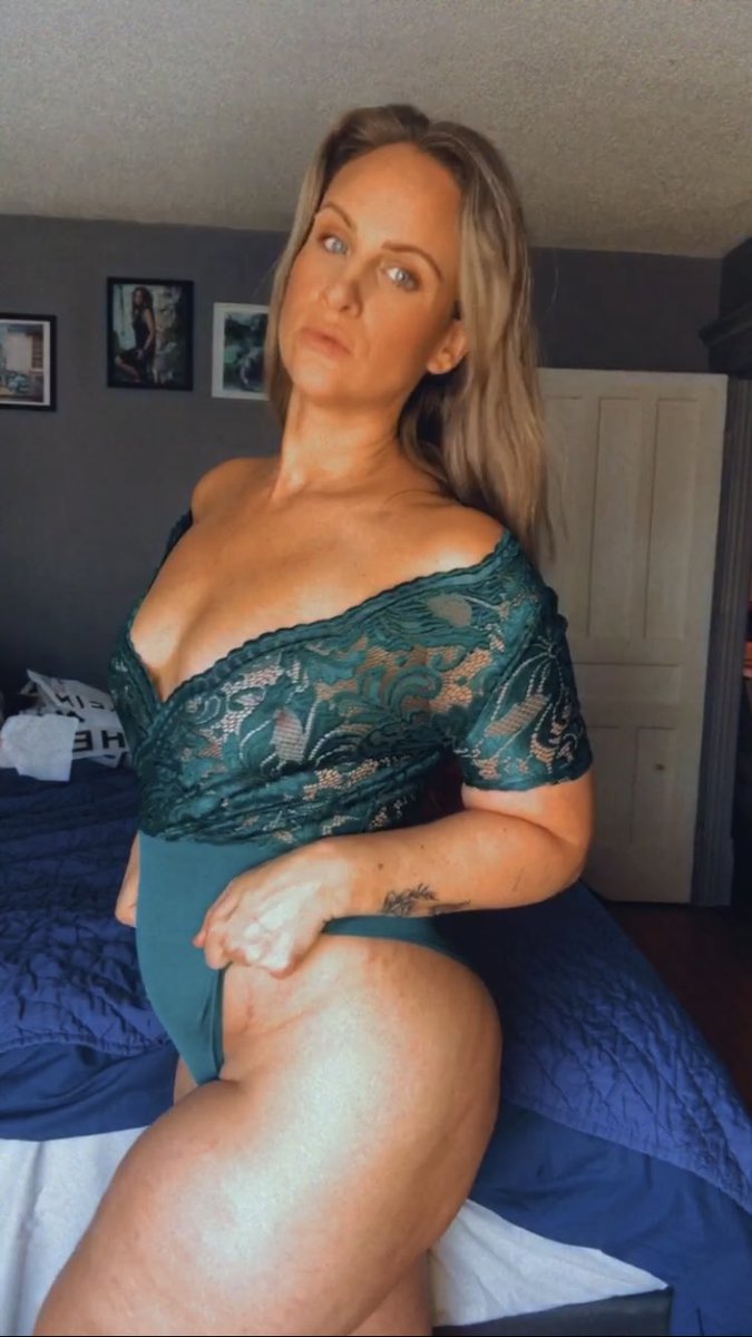 MoonMagicFitMom's tweet photo. @WomenOfOnlyFans https://t.co/EVHSsOZrDl https://t.co/bFHRdmtdWb