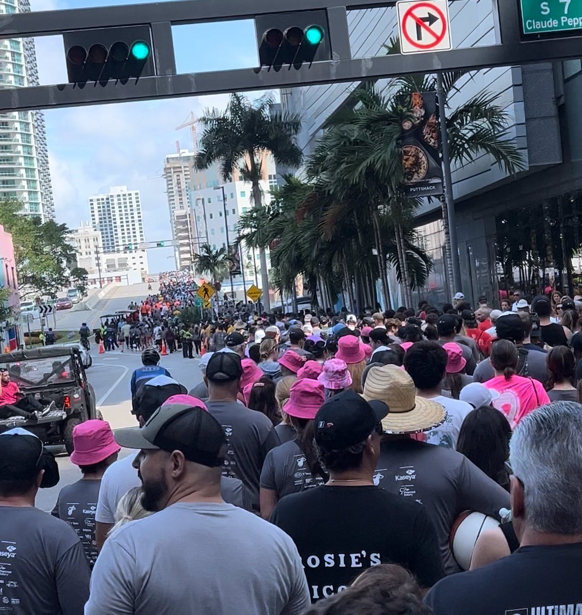 IDstewardship's tweet photo. ๐Had a great time at the @BHCancerCare @BaptistHealthSF @MiamiHEAT ๐ Bounce Back from Cancer walk today!
This was a fantastic family friendly event with great energy from start to finish. Beautiful walk in ๐ด a beautiful city!
#EmojiSquad #SaveABX #FightCancer https://t.co/pAo6rwyQJh