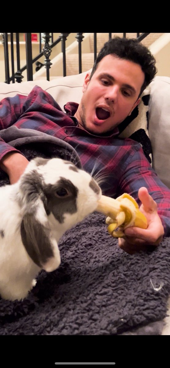 Pretending to fall asleep with a banana in my hand . Watch my new video- youtu.be/8yIOId0wPf8?si…