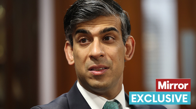 MirrorPolitics's tweet photo. Rishi Sunak chickening out of May 2 election is set to cost taxpayers £33.2 million
https://t.co/9BVUxjDmBG https://t.co/rsQ3ENJDcl
