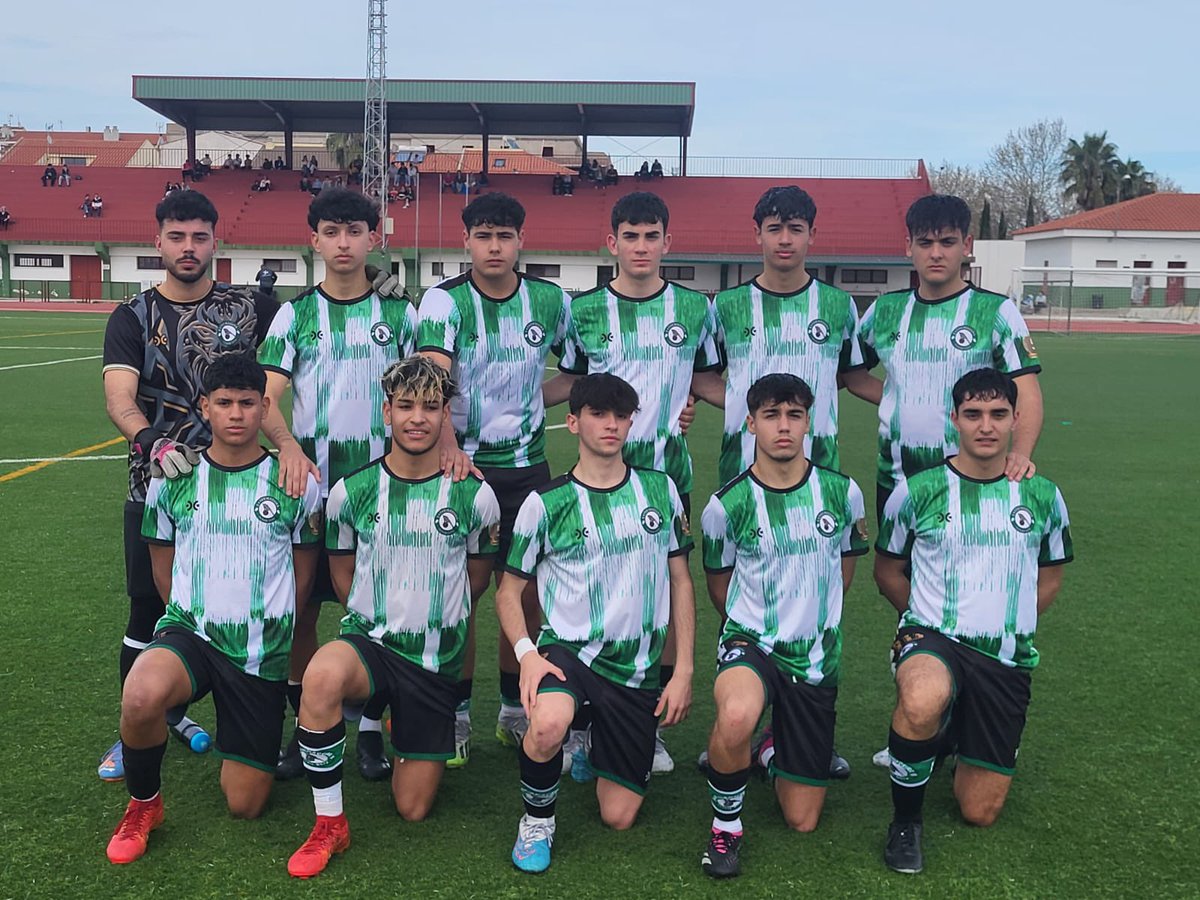 🟩⬛️ 𝗝𝗨𝗩𝗘𝗡𝗜𝗟 𝗔

💪+3 y gran partido frente al #CDCiudadDeAlmendralejo que consolida el liderazgo en la tabla clasificatoria.

Seguimos sumando 🐾🐾🐾

i 𝘼𝙪𝙥𝙖 𝙇𝙞𝙣𝙘𝙚𝙨💚🖤!
#ExtremaduraFutbolBase #Temporada2023_2024 #Liga #CreandoHistoriaJuntos  #iVamosConTodo