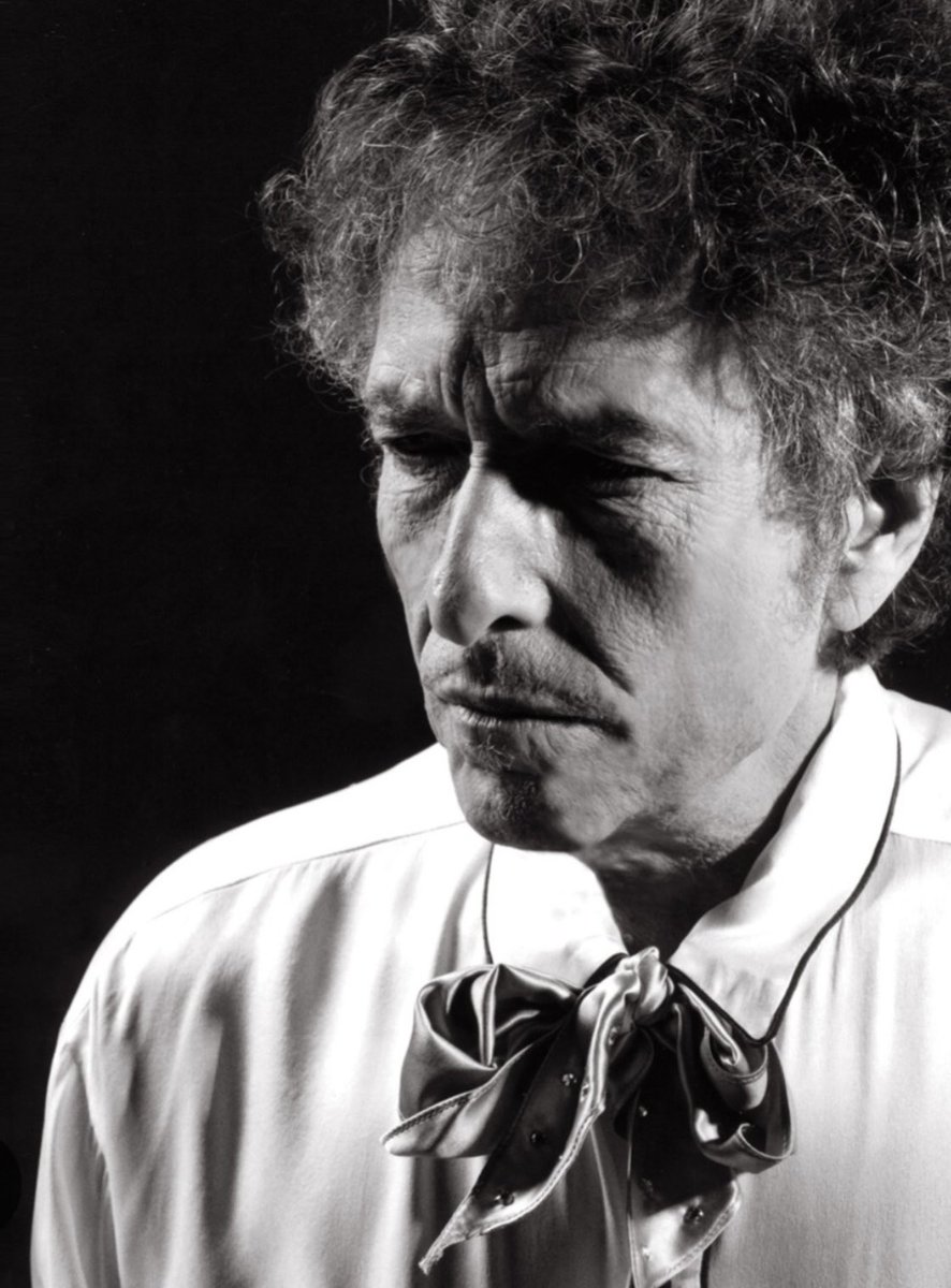 JehrSchiavo's tweet photo. ✔️

Miami
82°/74°

Who Cuts Your Hair Music

#BobDylan is on two of my 2024 lists:
to attend his performance this tour, alongside men’s hair to cut…

by
Jehr Schiavo
writing as
Gerard Saint D’Angelo

#JehrSchiavo
#author
#haircutter
#miami
#california https://t.co/0VD7EXBASm