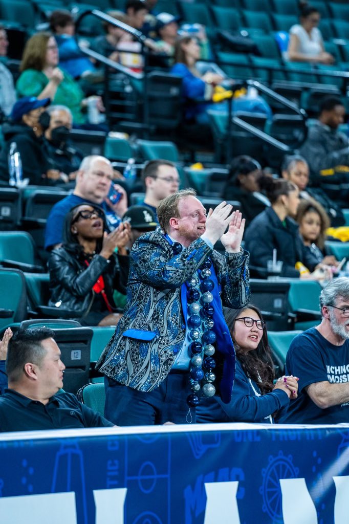 SPUAthletics's tweet photo. You’ve showed up and showed out the past few days Peacock Nation and we need you as loud as ever tonight‼️

PACK BOARDWALK HALL 🎟️: https://t.co/pb2yGnDugx

#StrutUp🦚 https://t.co/qePzfd4k2F