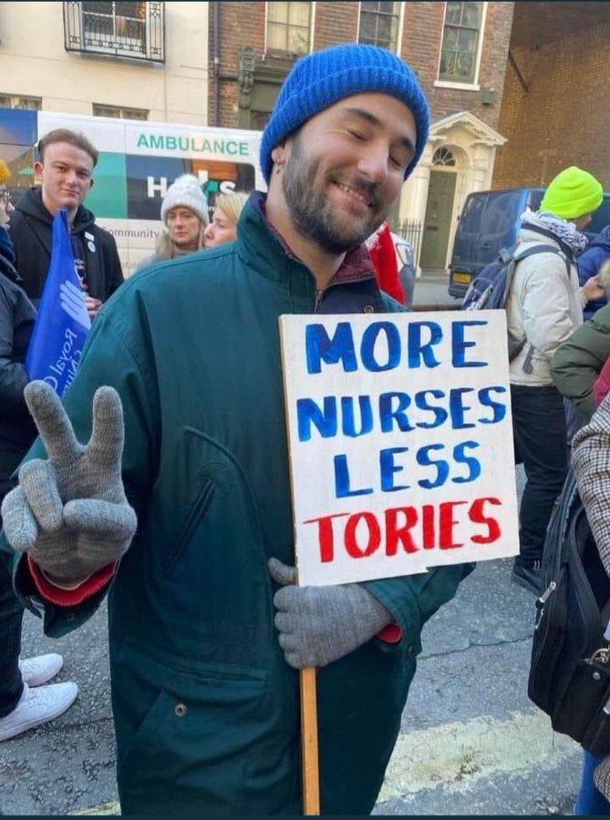 BladeoftheS's tweet image. Do you agree with this?

I do.

#SocialistSunday (I followback)