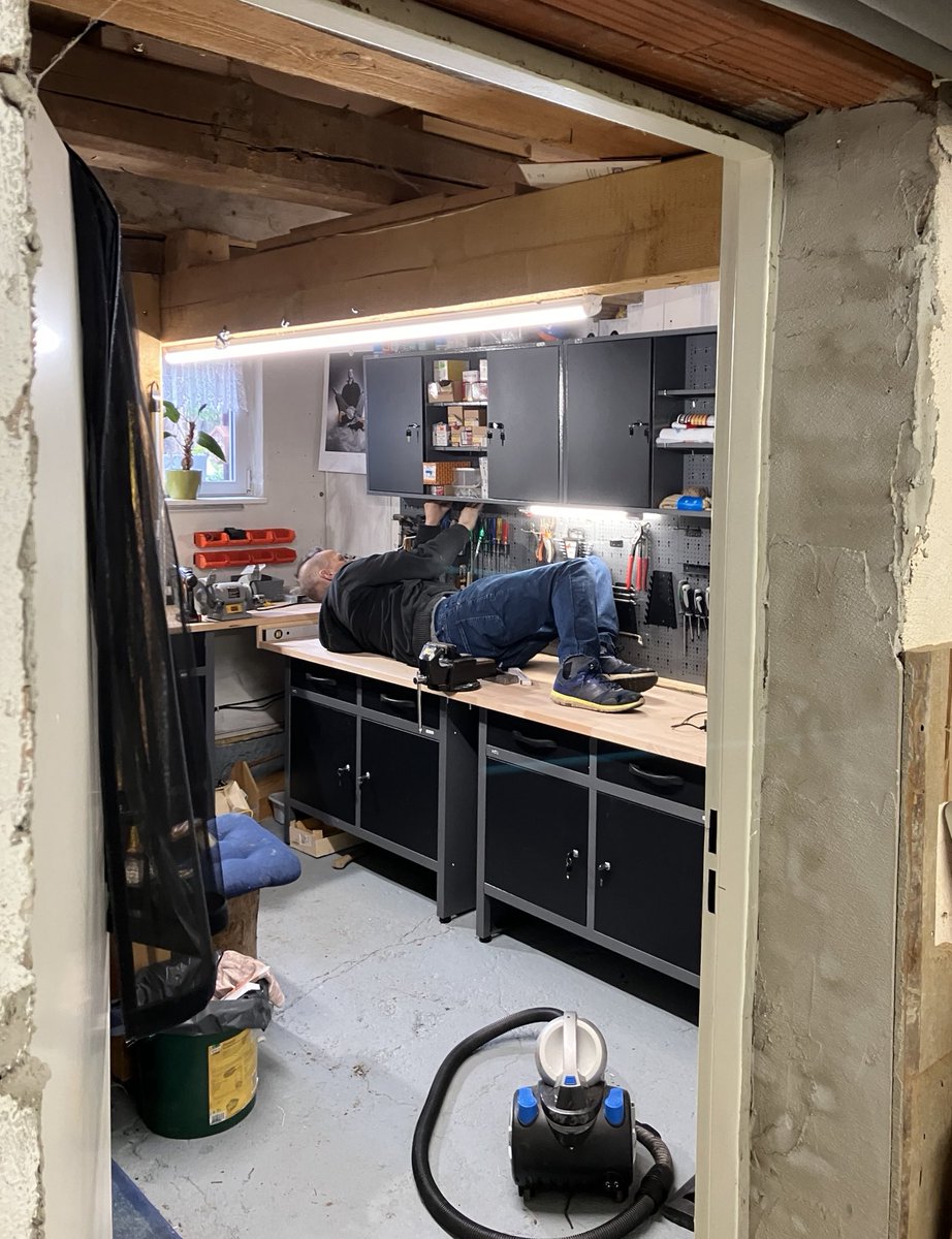 derSchniep's tweet photo. #frauohnetwitter hat mich heute beim arbeiten in meiner Werkstatt erwischt 😉 😂🫣 https://t.co/4Taf1Xieu6