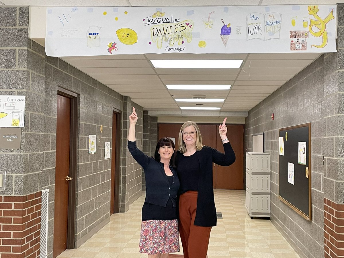 BenderLibrarian's tweet photo. The author Jacqueline Davies of the CV Read Aloud “Lemonade War” visited Leola Elementary this week. Students had fun learning the process of writing a book. https://t.co/tpNZrkcrQI