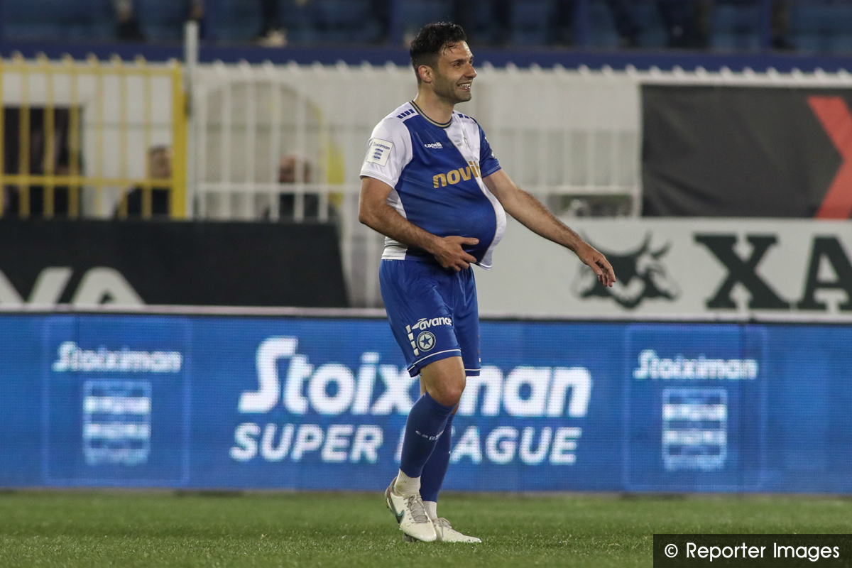 Super_League_GR's tweet photo. 📸Ο πανηγυρισμός του Τζαβέλλα στο 61' για το 2-1.
➡️https://t.co/3eOMxo9uM2 

#slgr #StoiximanSuperLeague #Playouts #matchday1 #atrpas #Atromitosfc #PASGiannina #Stoiximan #Football https://t.co/AjQPS2xQXB