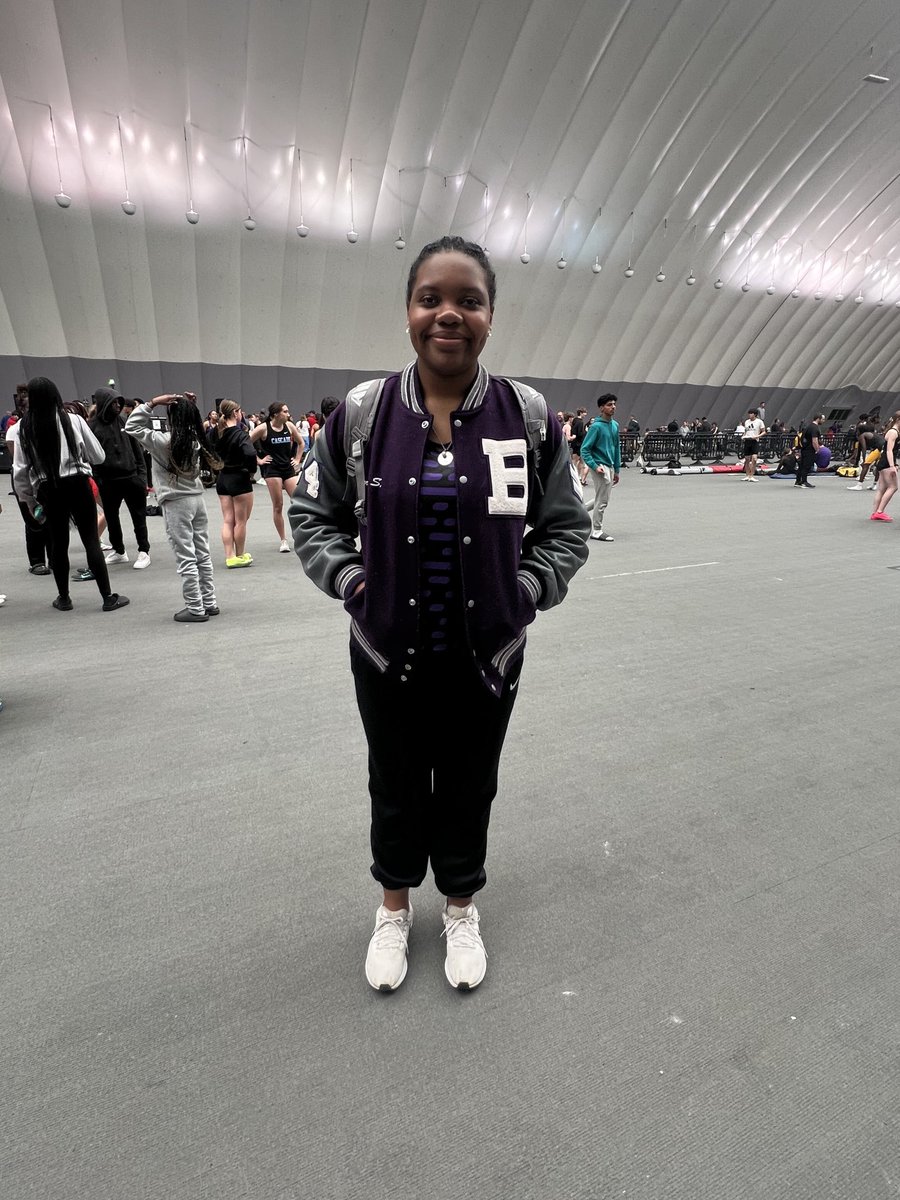 BHSDogsTrack's tweet image. Loria Snowden with a new PR in shot put! 41’6” #2 all-time 🔥