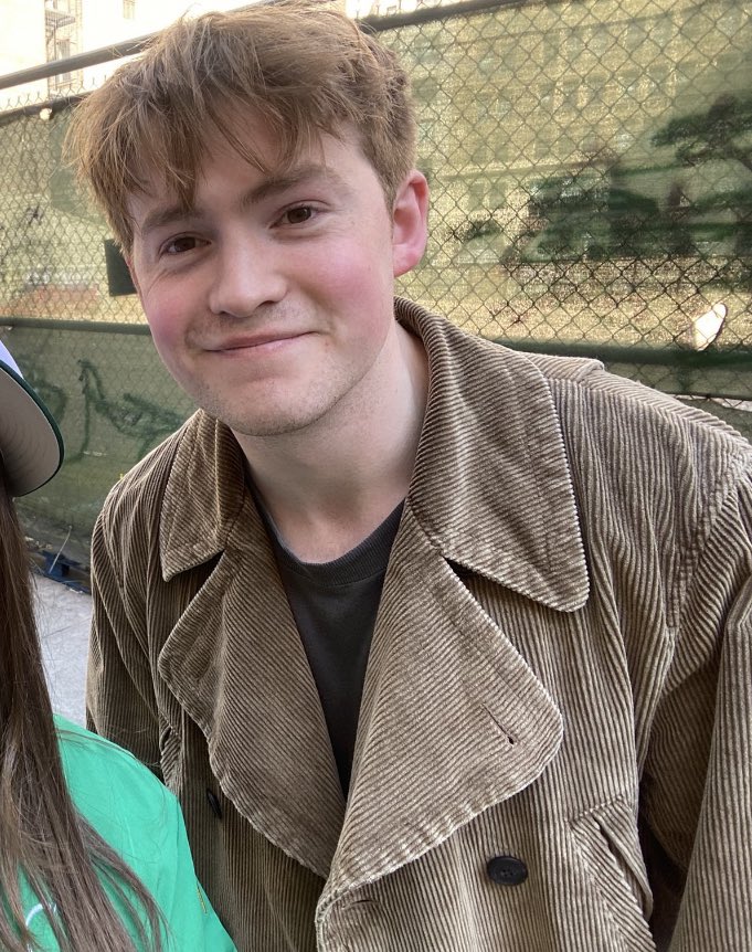 Ioverspring's tweet photo. JUST FELL OVER HE’S SO. https://t.co/ckY5Jl3emh